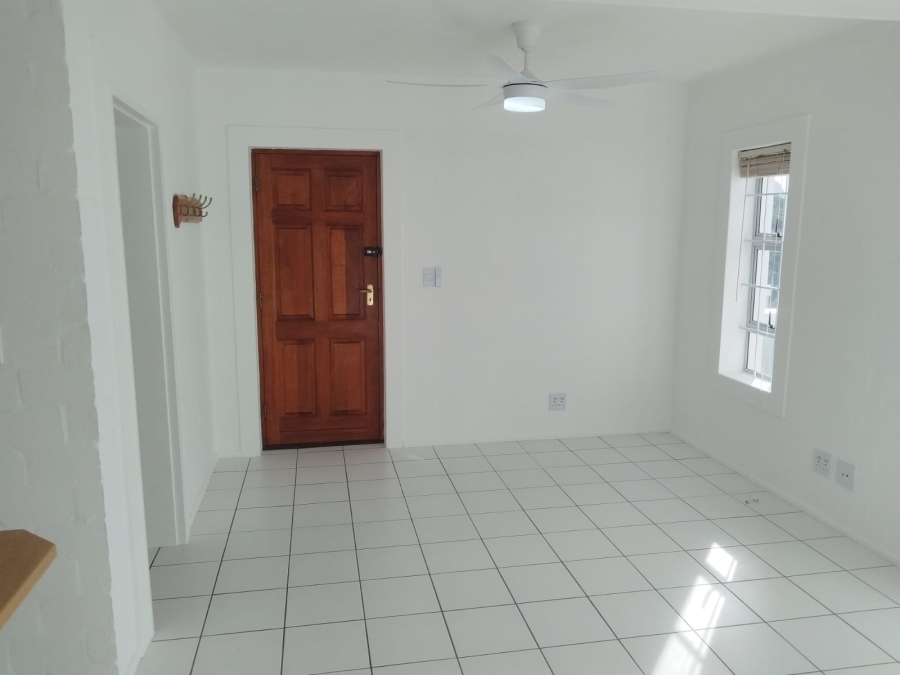 To Let 1 Bedroom Property for Rent in Bay View Village Western Cape
